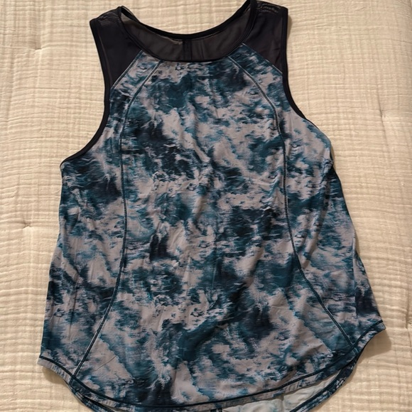 Lululemon tank - Picture 1 of 3